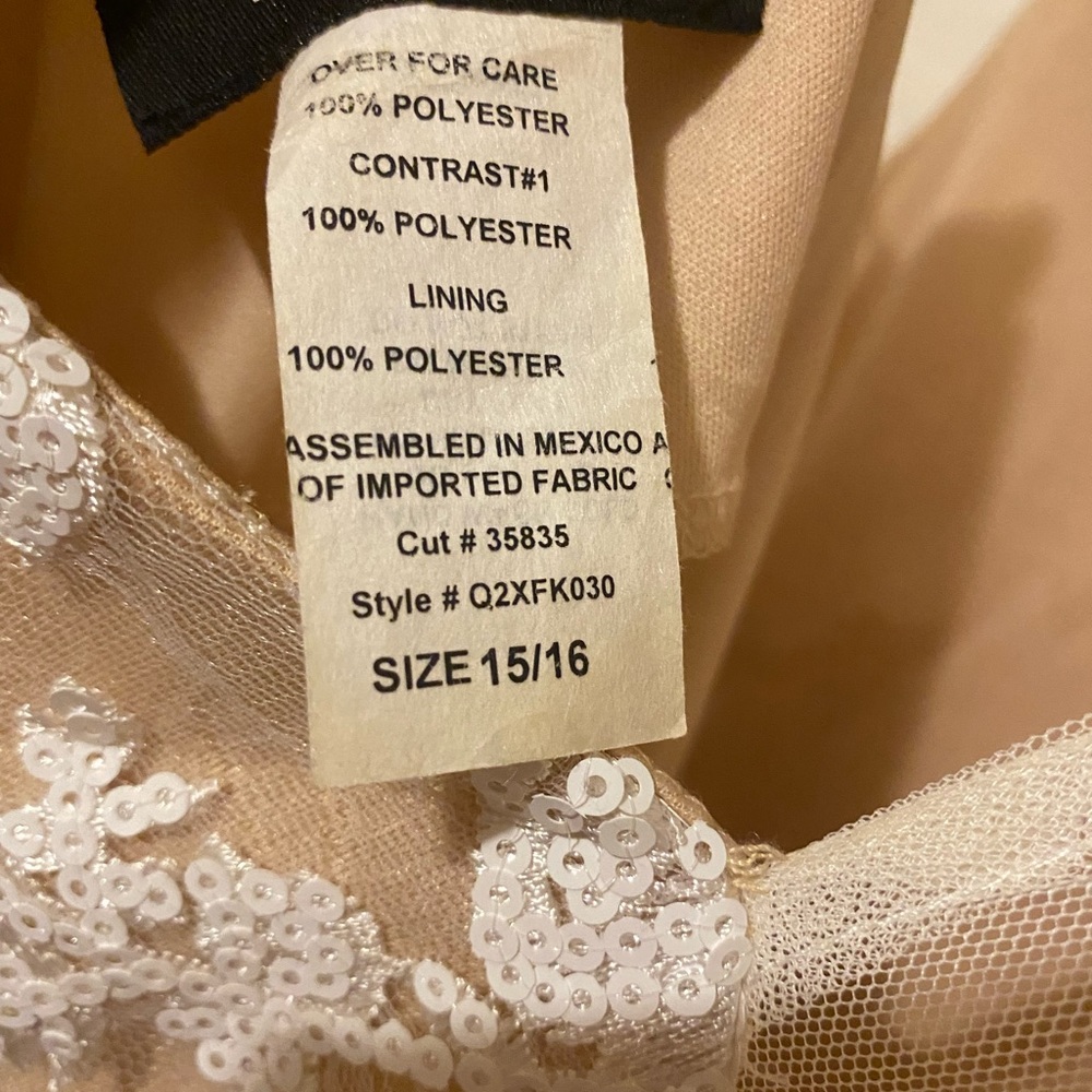 Formal dress. White beaded. Beautiful, worn once by my daughter. - Picture 4 of 4